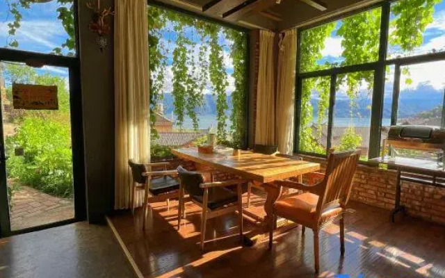 Tinghuatang Seaview Garden Inn