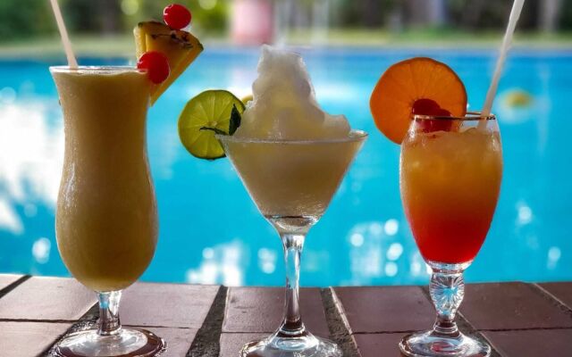 Las Lajas Beach Resort