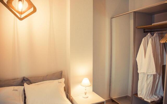 Io Suites