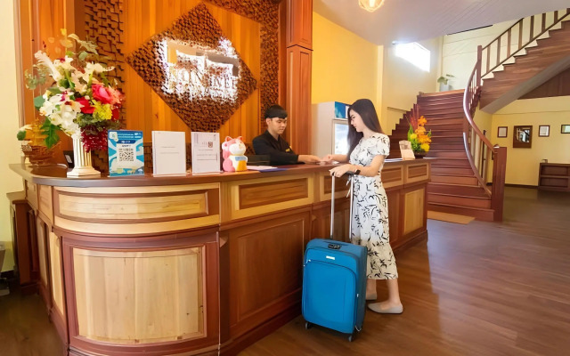 NonNee Lampang Hotel