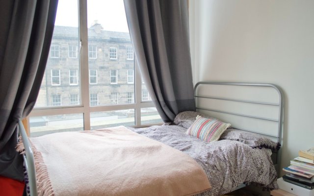 Two Bedroom Flat in Edinburgh