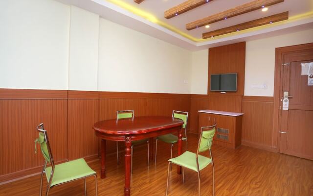 Capital O 14702 Kovilakam Residency