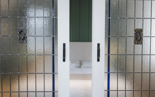 Hotel Mondragon