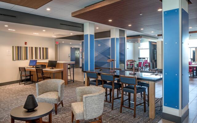 Holiday Inn Express And Suites West Omaha - Elkhorn, an IHG Hotel