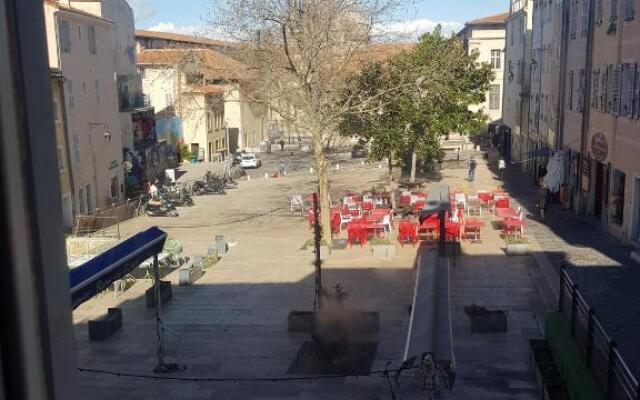 appart rénové quartier historique ,centre ville