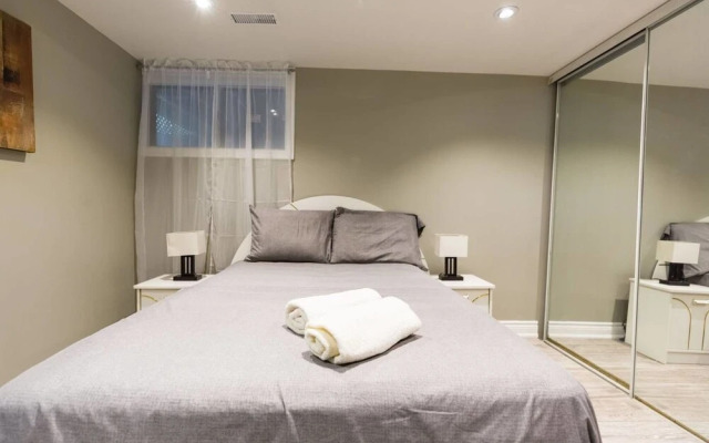Victoria Village, Modern Two Bedroom With Parking