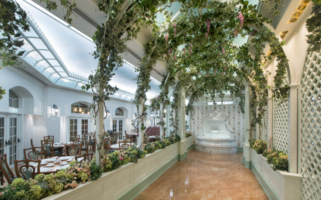 Hong Kong Disneyland Hotel