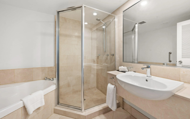 Crowne Plaza Surfers Paradise by IHG