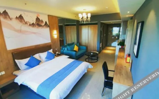 Xinyang Yunzhi Hotel