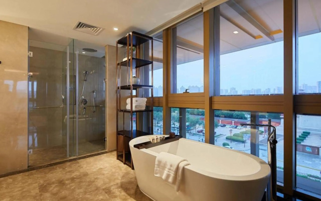 Fu Rong Ge Hotel