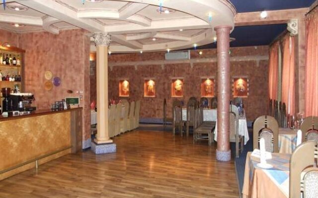 Hotel Leo