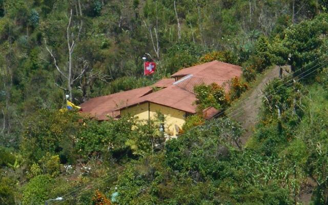 La Casa Amarilla