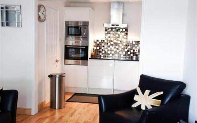 Flat 4 Summertown Court