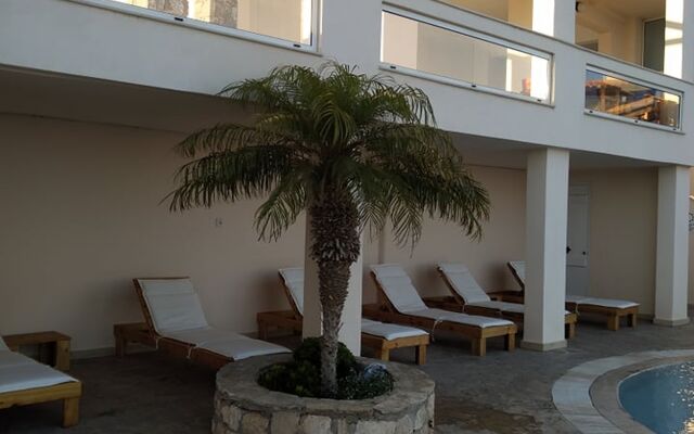 Creta Suites