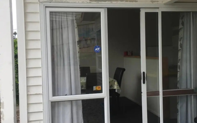 4 Parris St