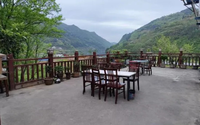 Shiquan Liuxi Fisherman's Home