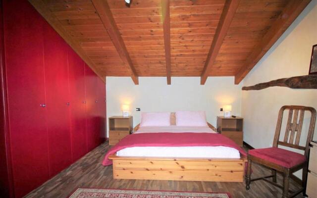 Giglio Flat With Wonderful Lake View and Jacuzzi
