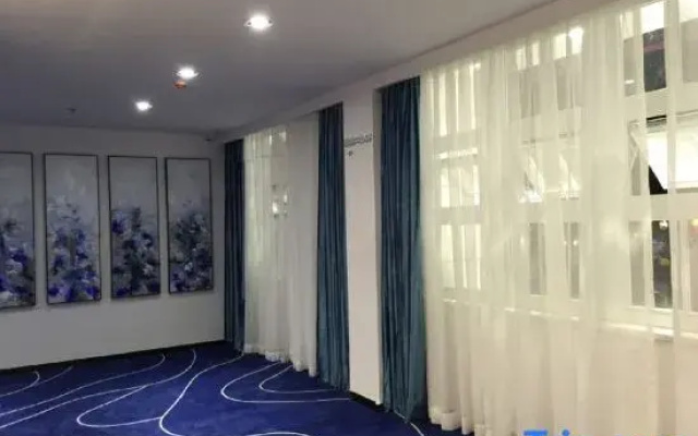 Shimoli Hotel (Shenzhen Bao'an Fanshen Subway Station)
