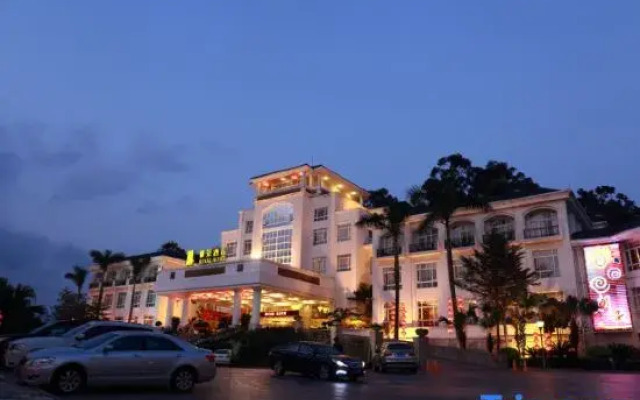 Royal Hotel