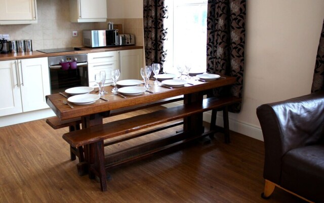 Cotswolds Valley Accommodation-Excl Prop