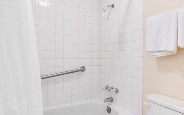 OYO Hotel Waco University Area/ I-35