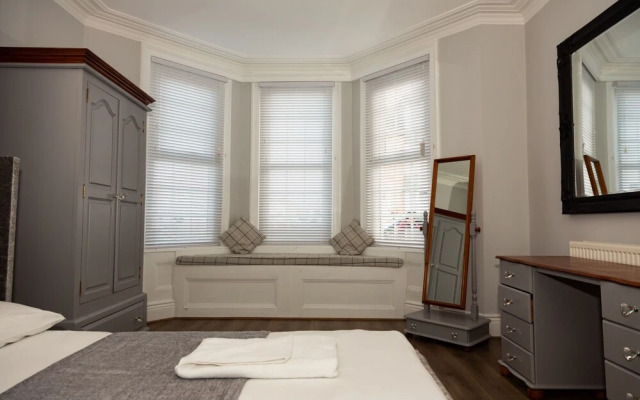 Alexander Apartments Baltic Court