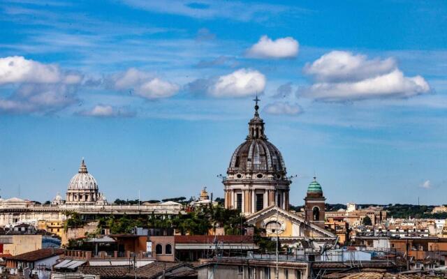 Apartment Spanish Steps with panoramic roof-terrace