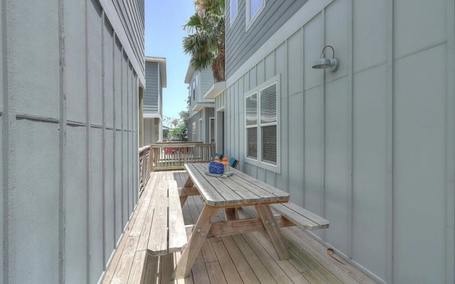 519wac 3 Bedroom Home by Redawning