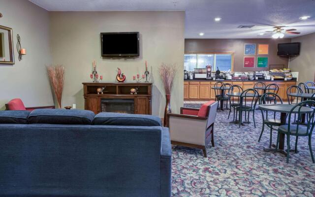 Comfort Inn Muscatine near Hwy 61