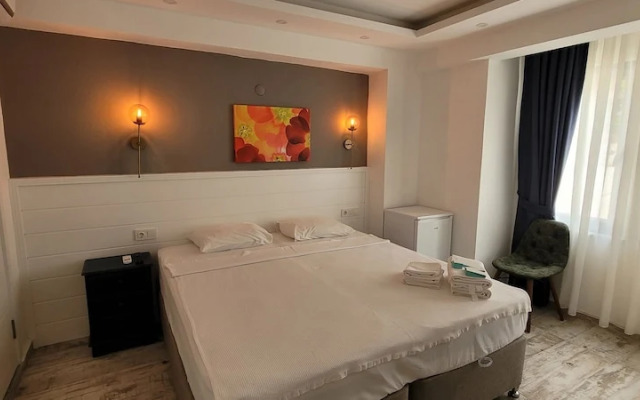 Tenes Otel