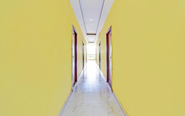 OYO 92953 Sri Navya Grand