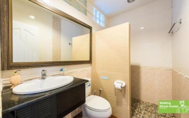 Walking Street Hostel by New Wave - Adults Only
