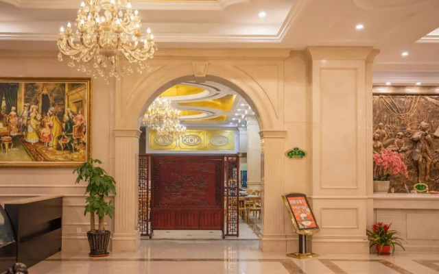 Vienna International Shanghai Pujiang Town