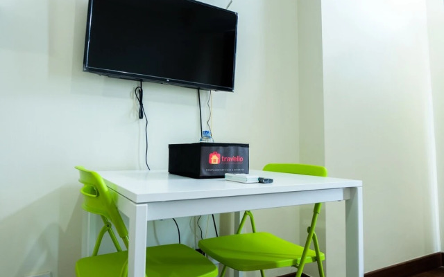 Relax Studio Apartment at Puri Orchard