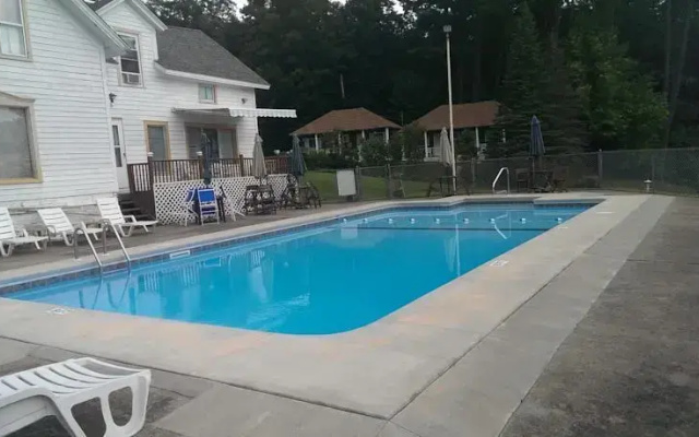 Gentleman Johnnys Motel