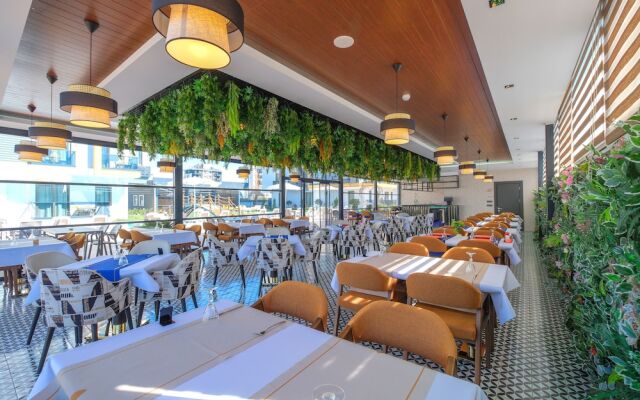 Elysium Deluxe Suites