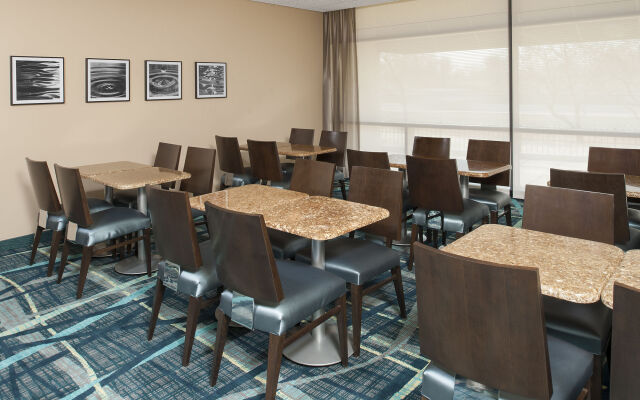 SpringHill Suites Chicago O'Hare by Marriott