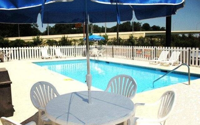Heaven Hotel Lodge of Pensacola
