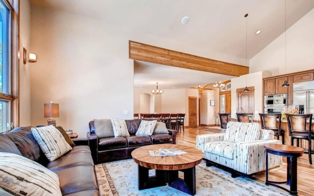 Riverwood 4 Bedroom Home by RedAwning