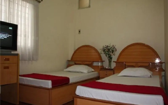 Oyo 558 Hoang Linh Hotel