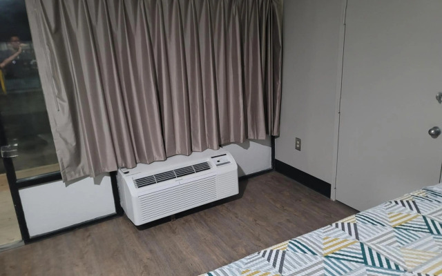 Studio 6 Suites Hinesville, GA