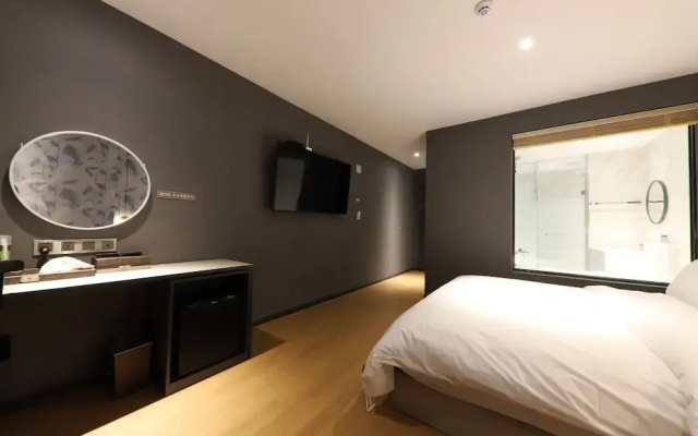 Brown Dot Hotel Jungja Beach