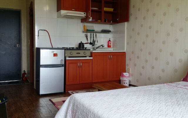 Jun House - Hostel