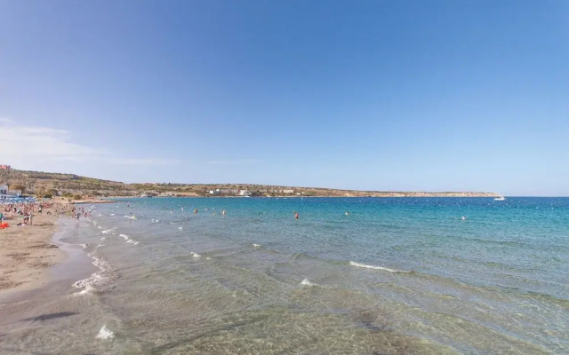 Pool and Sea, Penthouse Merill Apart 7