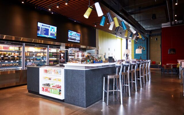Alt Hotel Toronto Airport