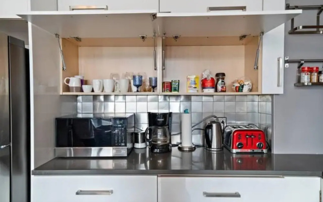 Old Montreal Street View 2BR Loft Hotel