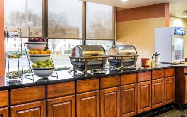 Quality Inn & Suites Memphis