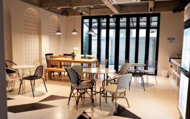 Bedspread Hostel - Adults Only