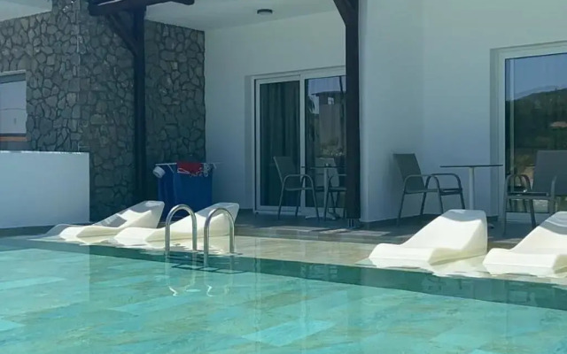 Hotel Nama Retreat Suites