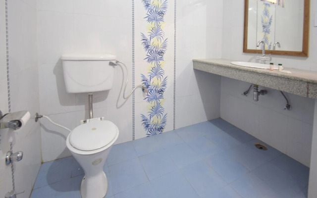 Hotel Sunshine Villa by OYO Rooms